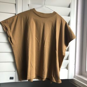 Uniqlo T-shirt